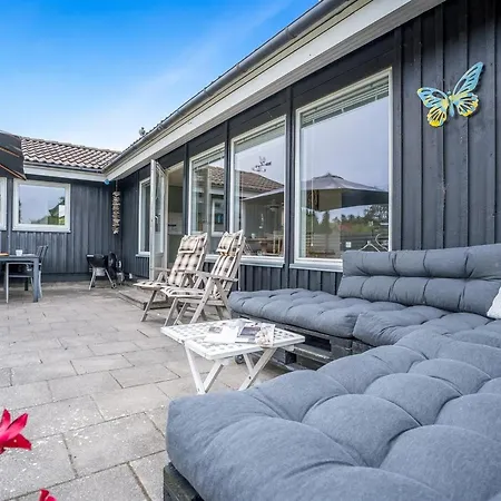 Vakantiehuis Tenho - 150m From The Sea By Interhome