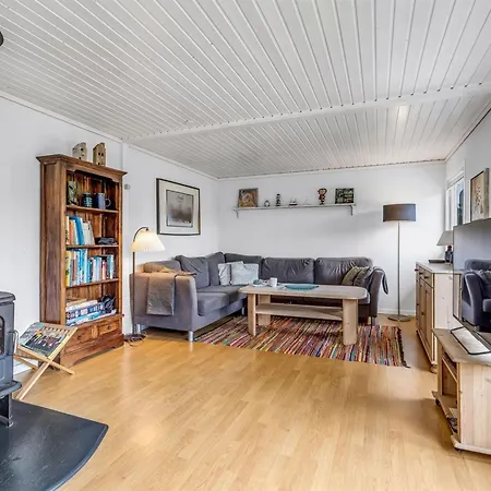 Vakantiehuis Tenho - 150m From The Sea By Interhome