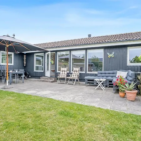 Vakantiehuis Tenho - 150m From The Sea By Interhome